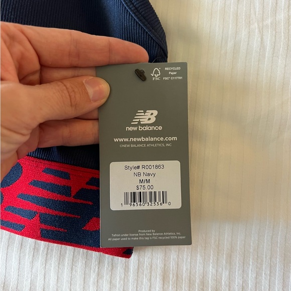 NWT New Balance Women’s Navy and Red Set - Picture 4 of 5
